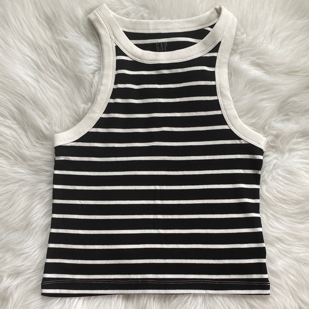 NWOT GAP cropped Black and White Striped Tank Top, M